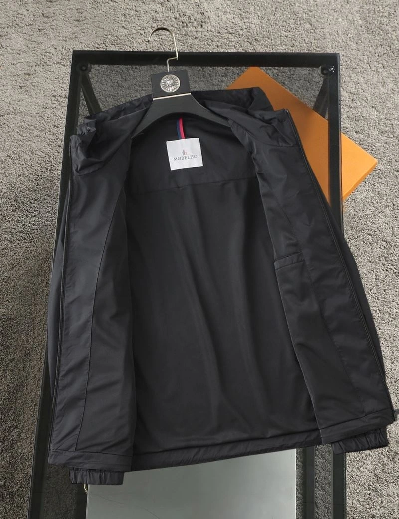 Moncler Outwear EasyMatch 140273