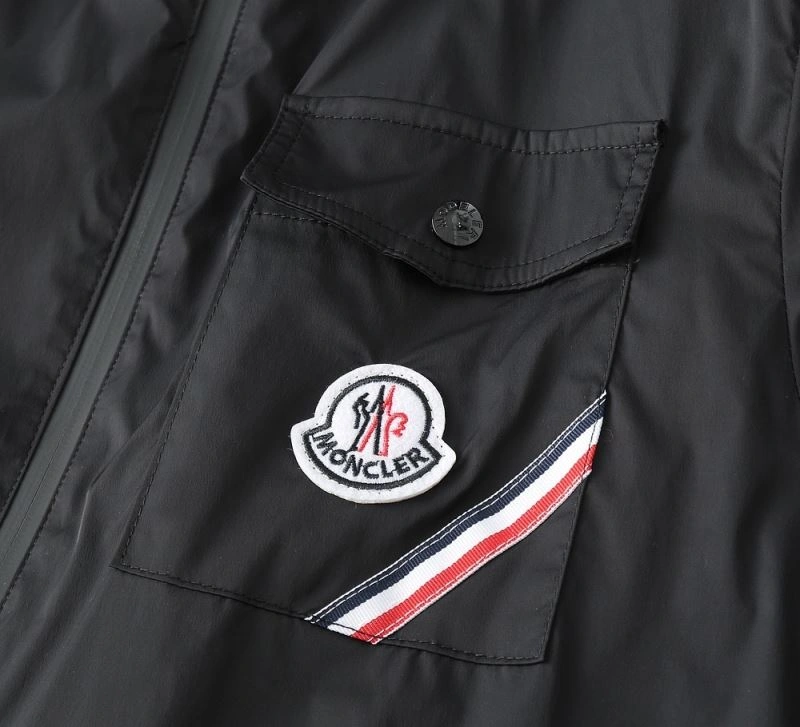 Moncler Outwear EasyMatch 140273