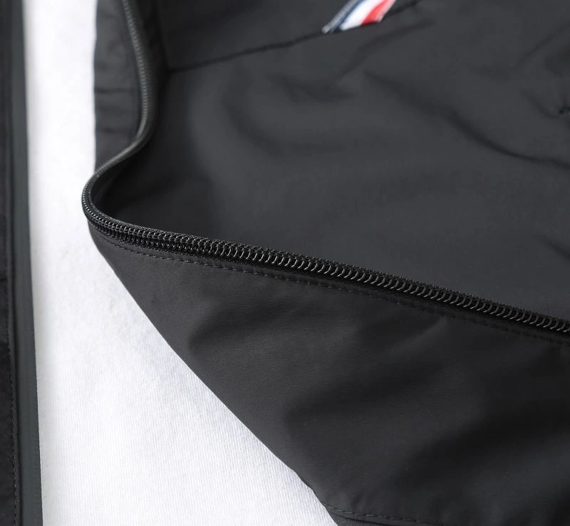 Moncler Outwear EasyMatch 140273