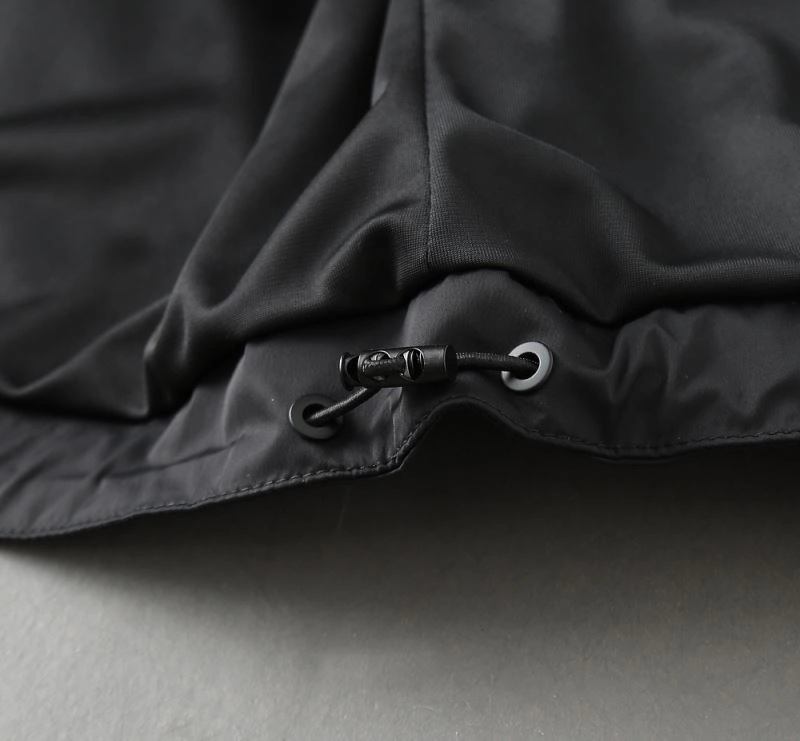 Moncler Outwear EasyMatch 140273