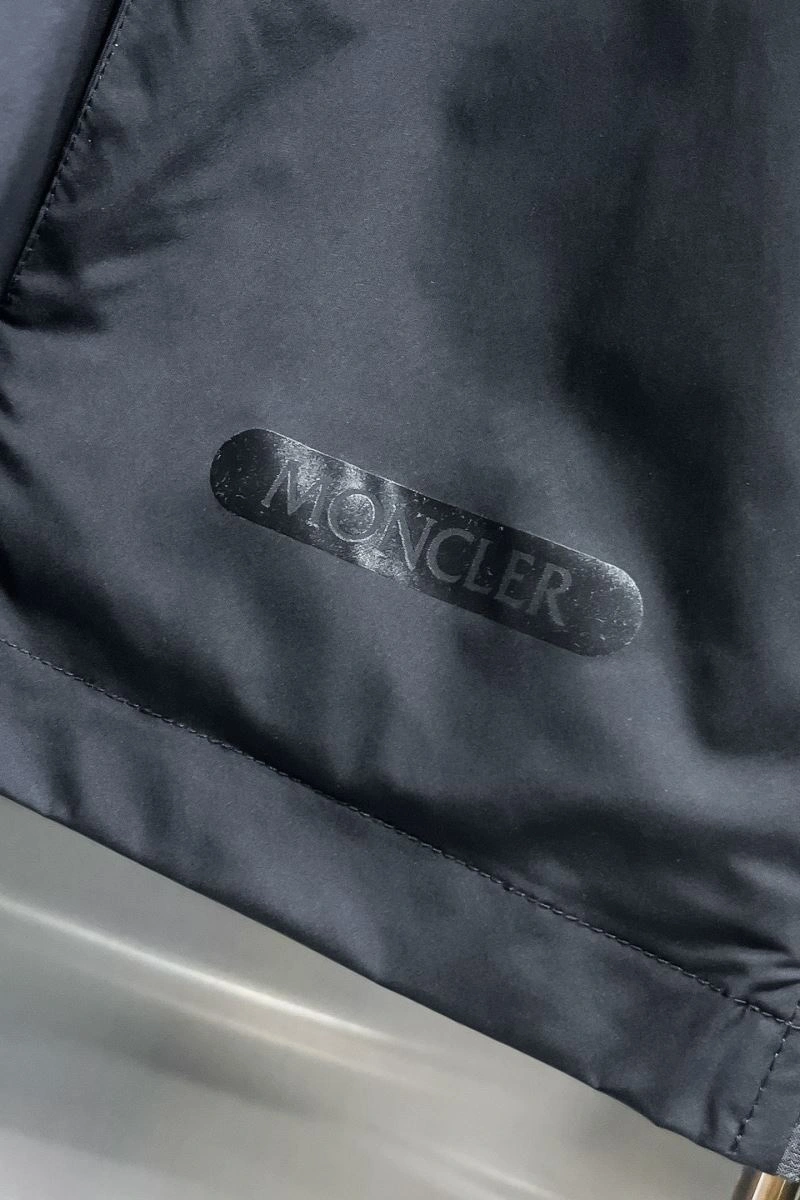 Moncler Outwear Elegant 140272