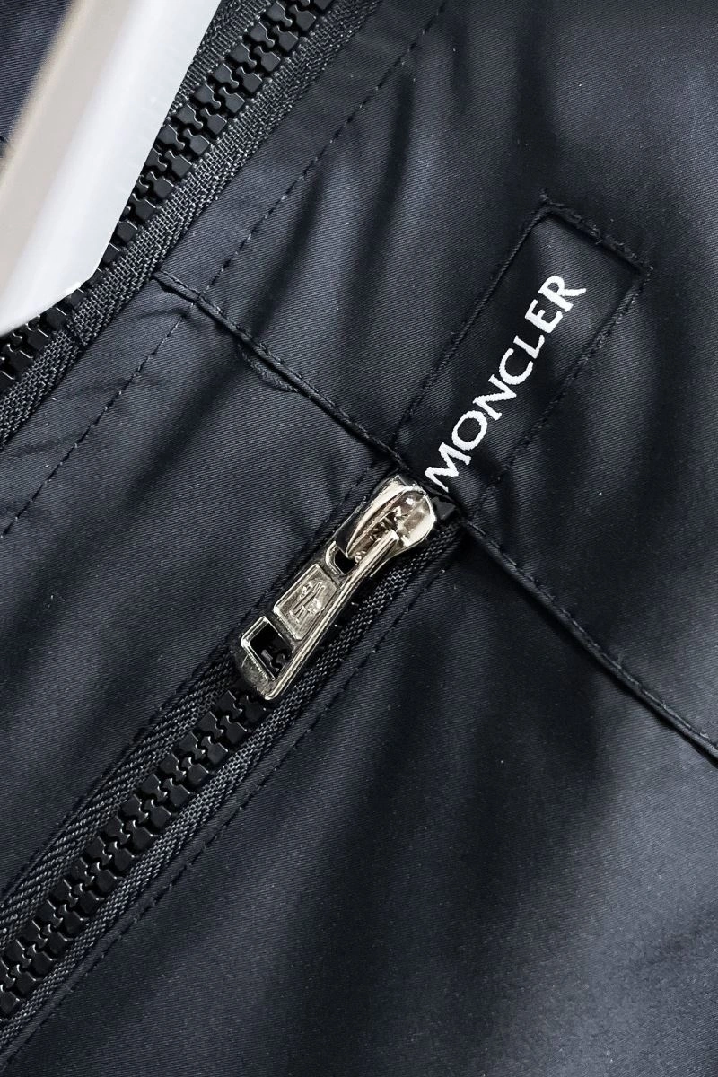 Moncler Outwear Elegant 140272