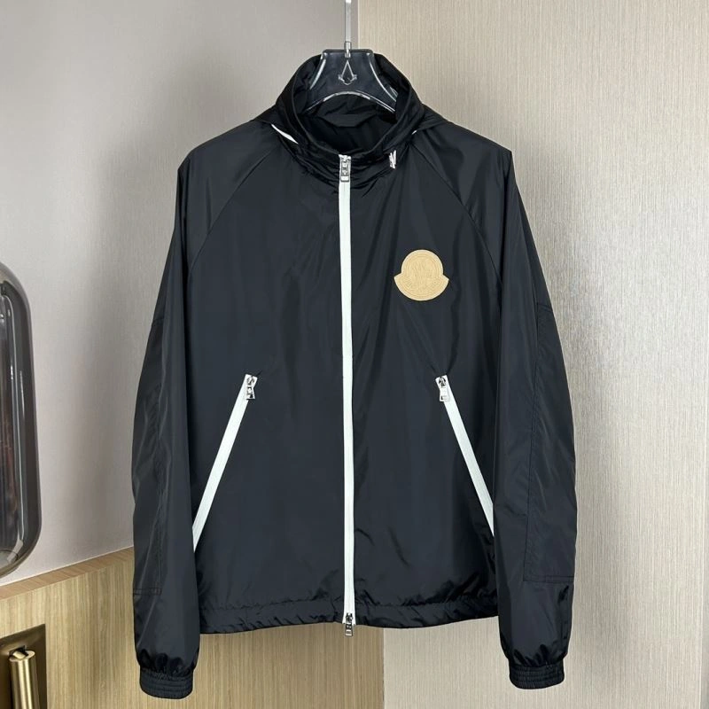 Moncler Outwear Vibrant 140267