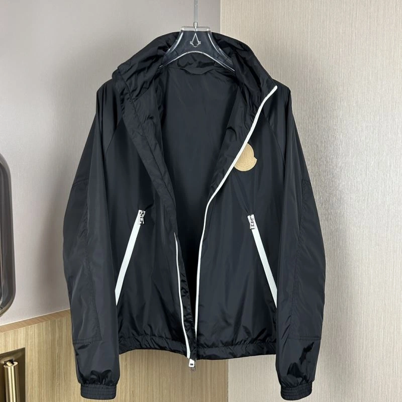 Moncler Outwear Vibrant 140267