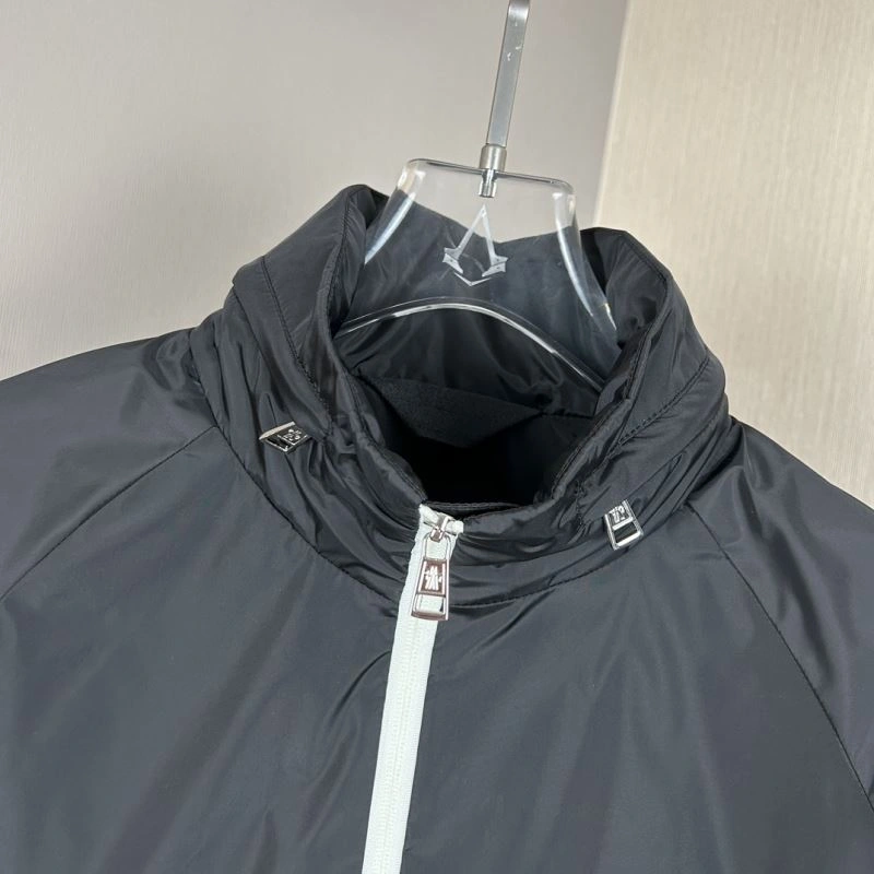 Moncler Outwear Vibrant 140267