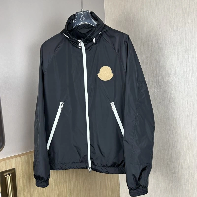 Moncler Outwear Vibrant 140267