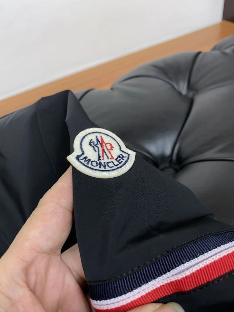 Moncler Outwear Packable 140260