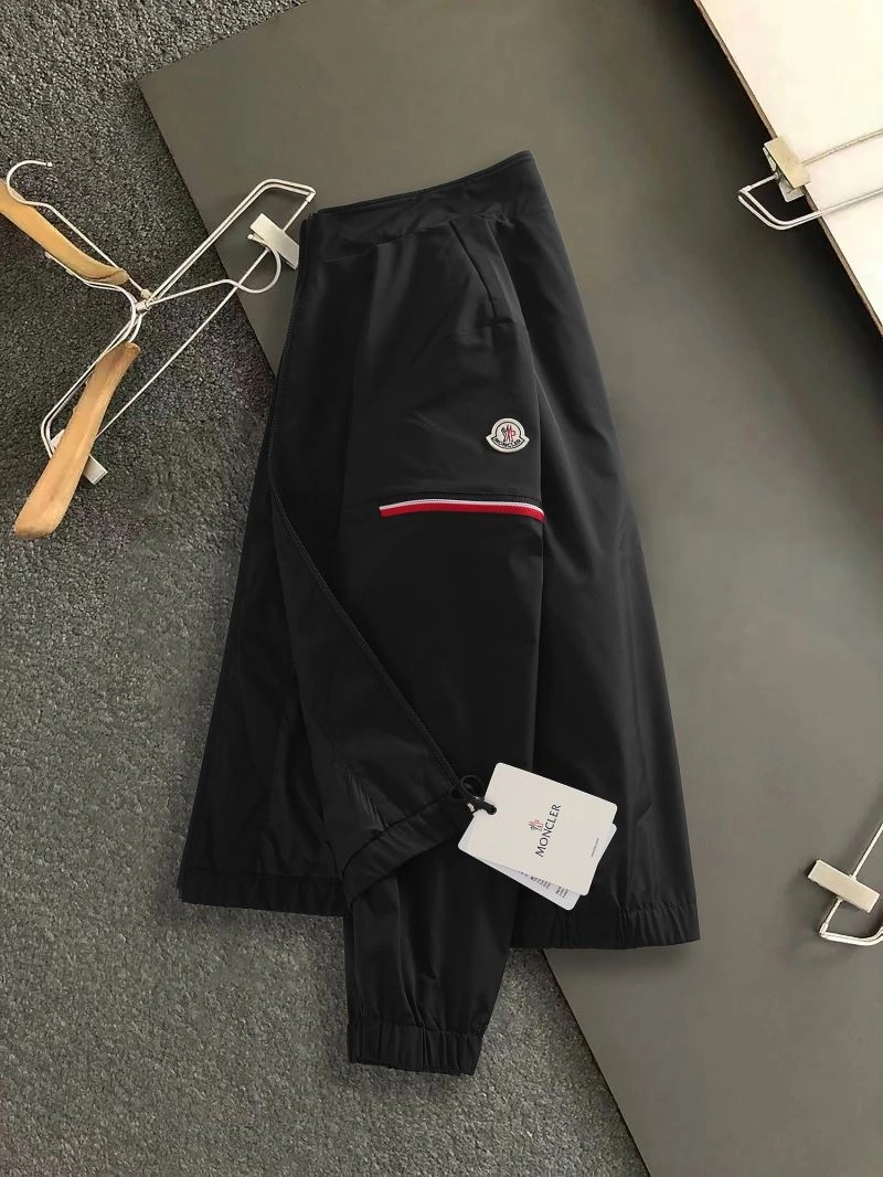 HighPerformance Moncler Outwear 140262