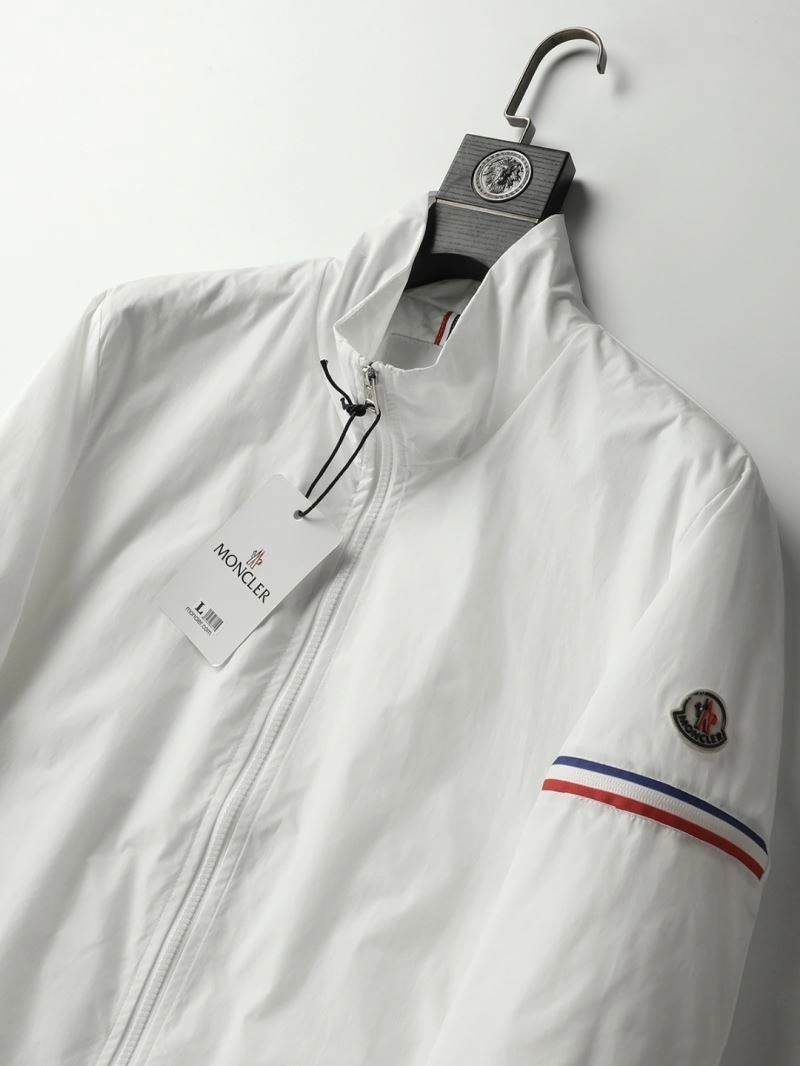 Moncler Outwear Youthful 140263