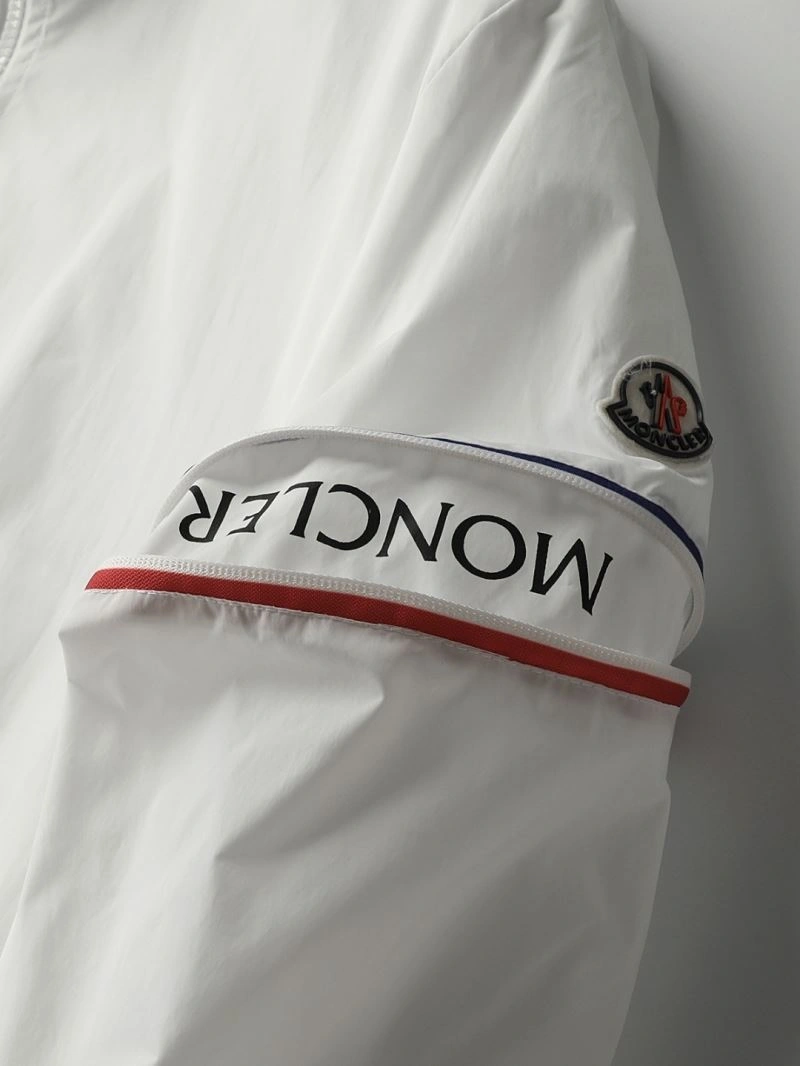 Moncler Outwear Youthful 140263