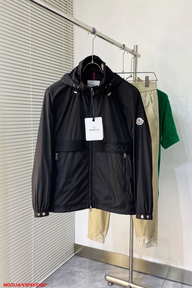 GoodFit Moncler Outwear 140261