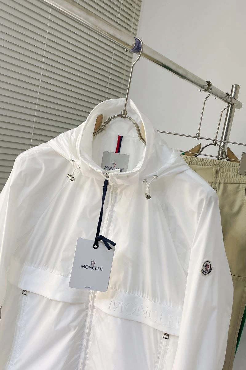 Moncler Outwear SportInspired 140252
