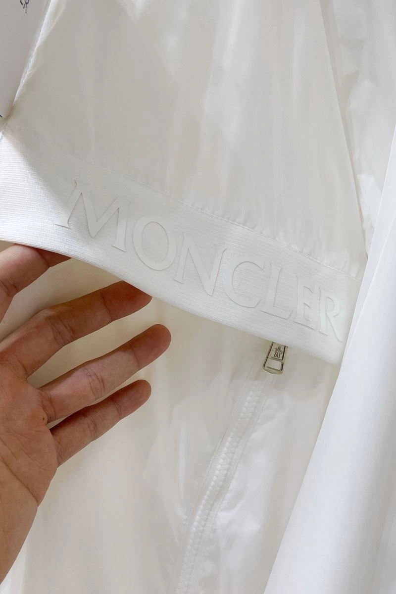 Moncler Outwear SportInspired 140252