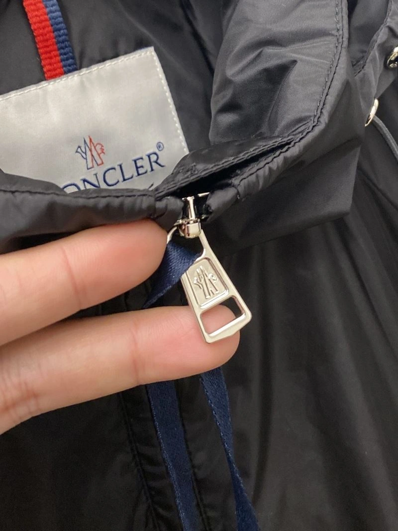 Lightweight Moncler Outwear 140251