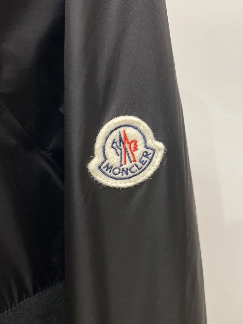 Lightweight Moncler Outwear 140251