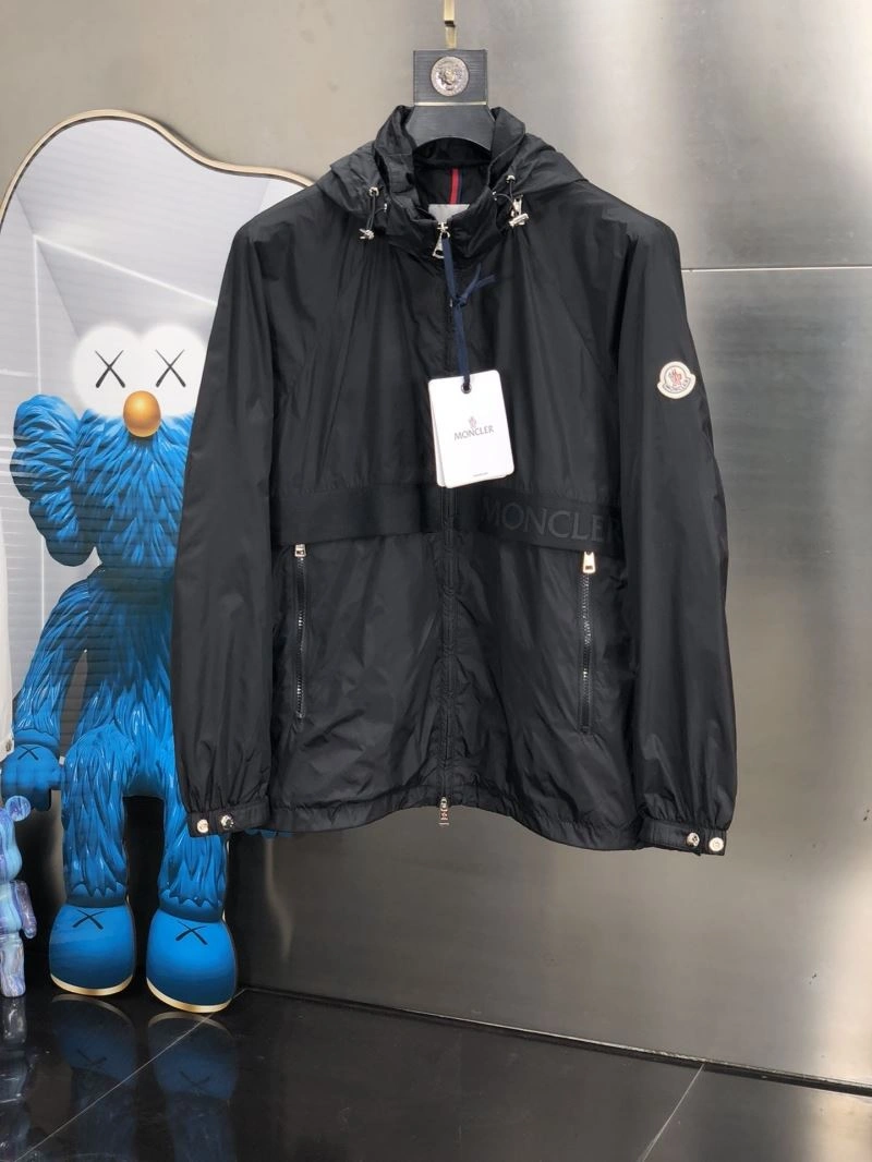 Moncler Outwear Comfortable 140242