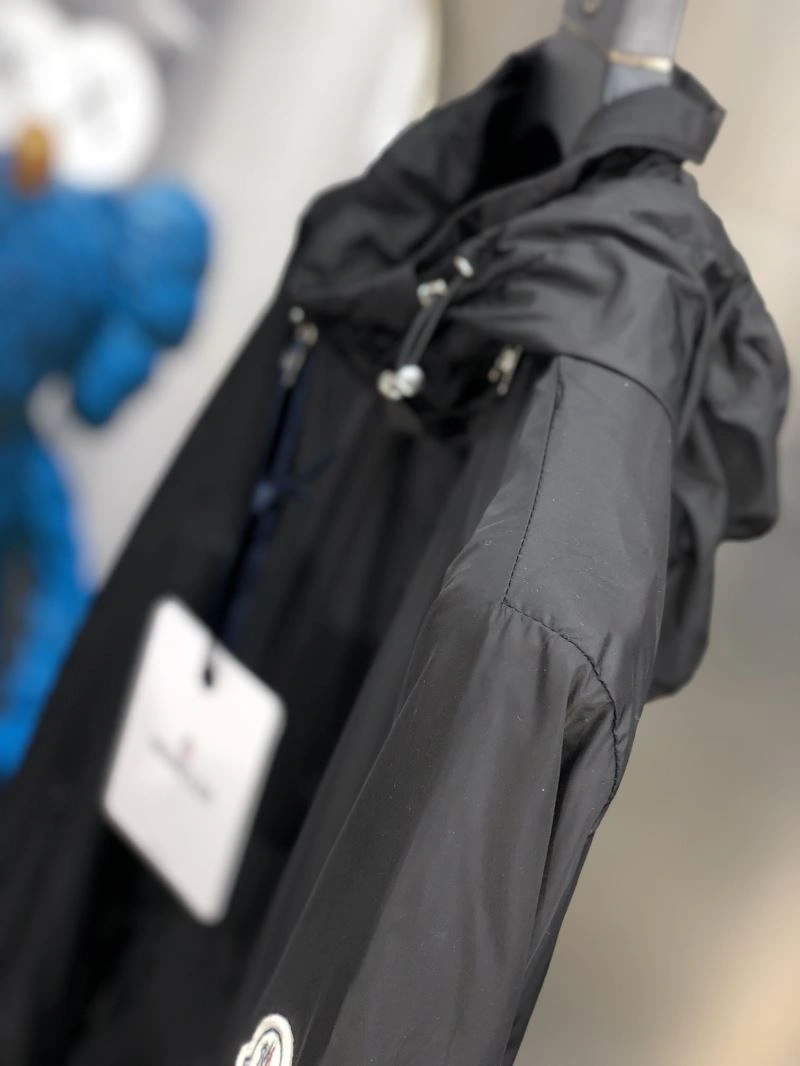 Moncler Outwear Comfortable 140242