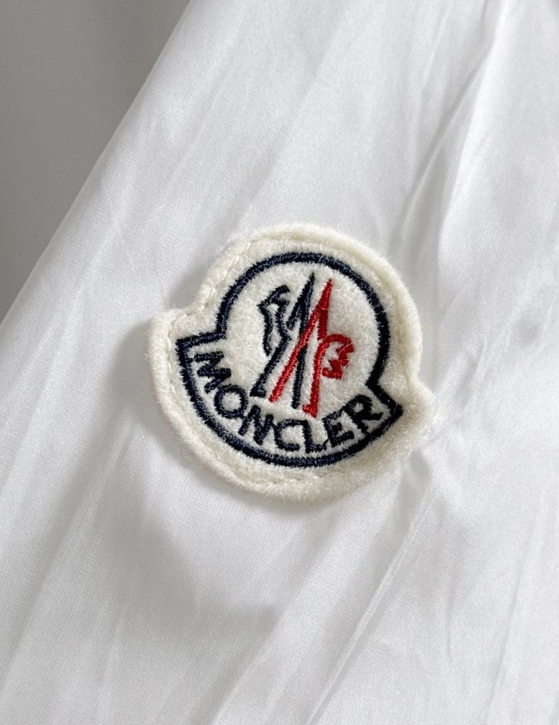 TechFriendly Moncler Outwear 140245