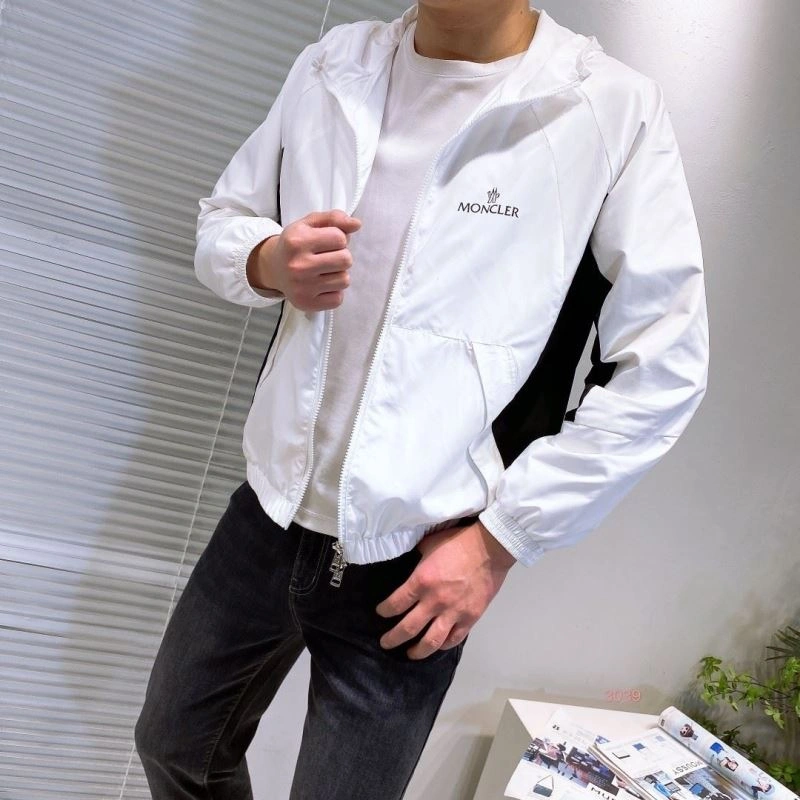 ComfortFit Moncler Outwear 140247