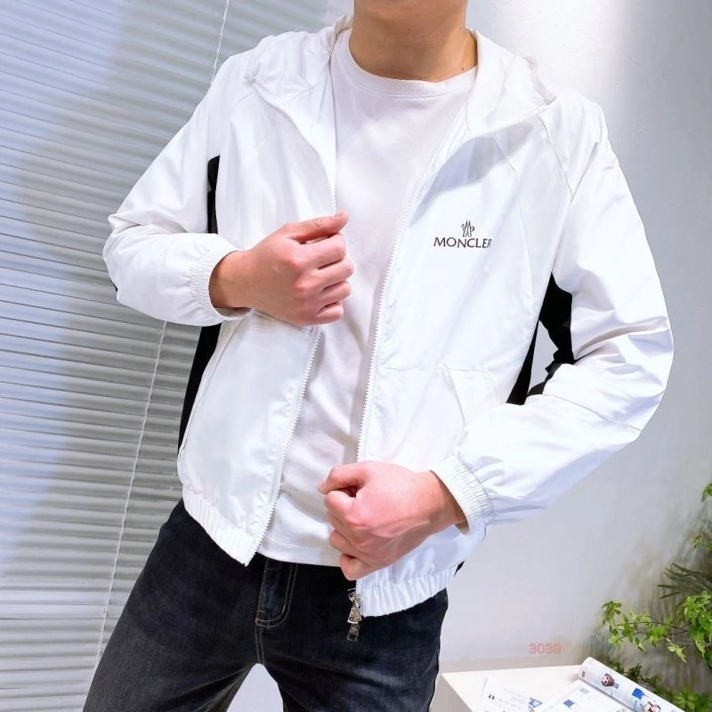 ComfortFit Moncler Outwear 140247