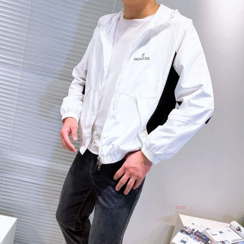 ComfortFit Moncler Outwear 140247