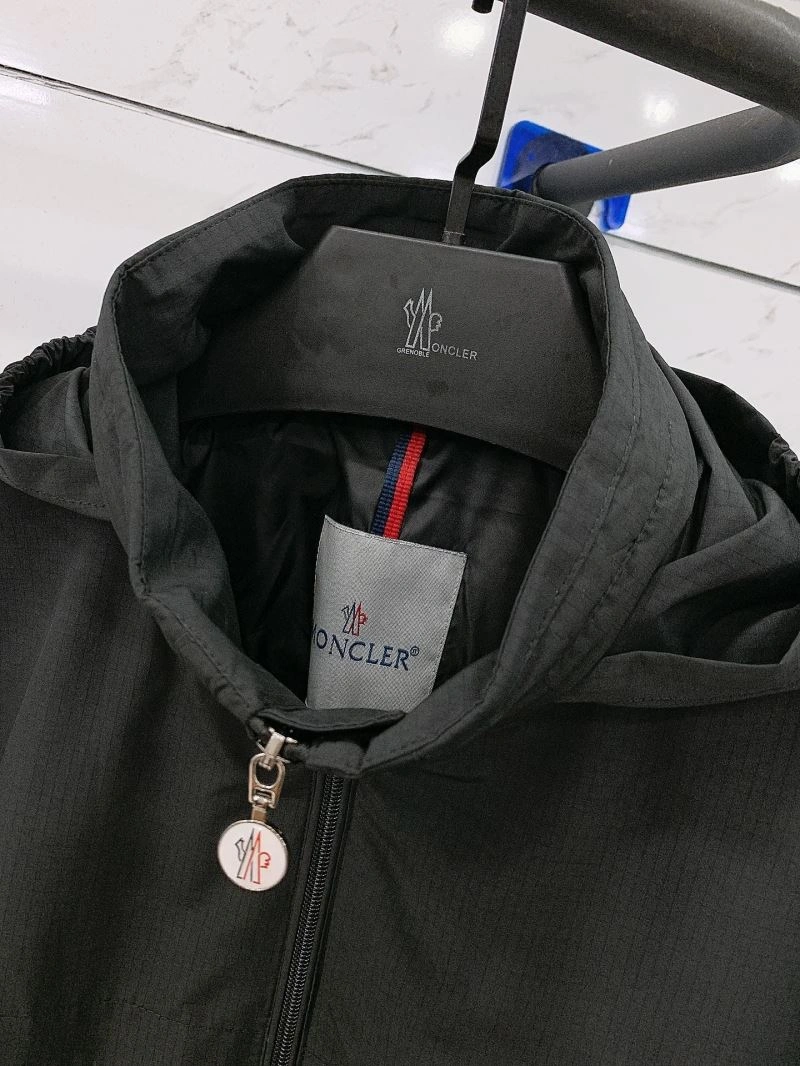 Soft Moncler Outwear 140243