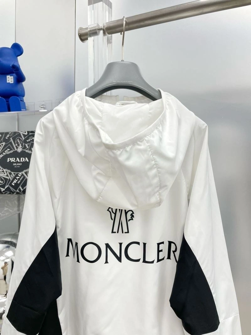 Cozy Moncler Outwear 140238