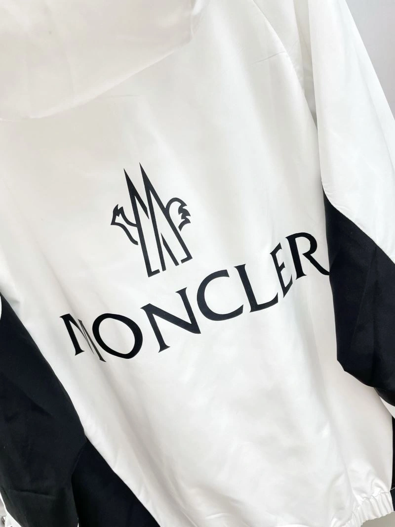 Cozy Moncler Outwear 140238