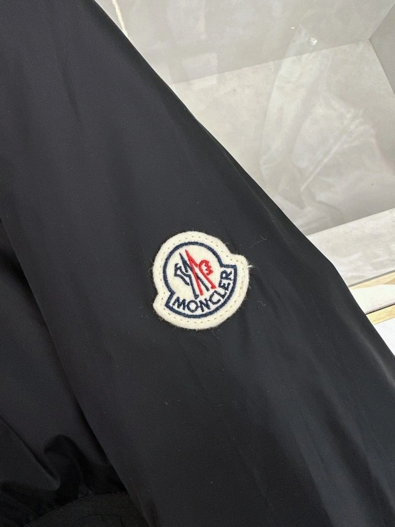 Premium Moncler Outwear 140241