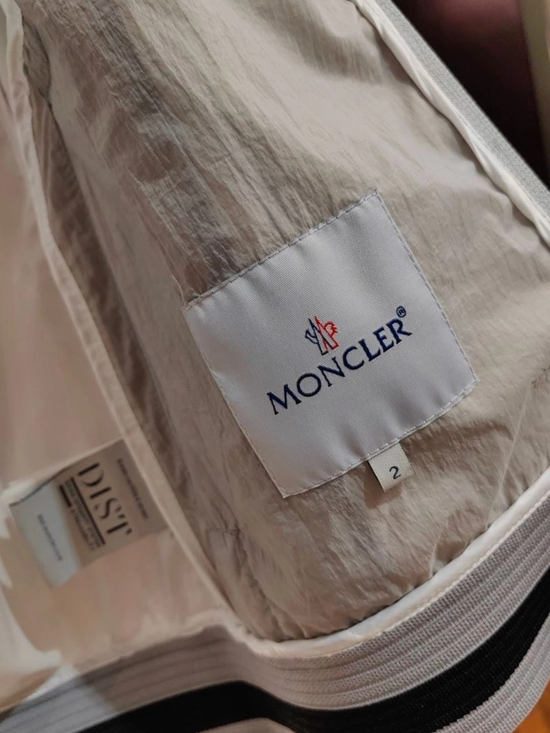 Moncler Outwear BestValue 140240