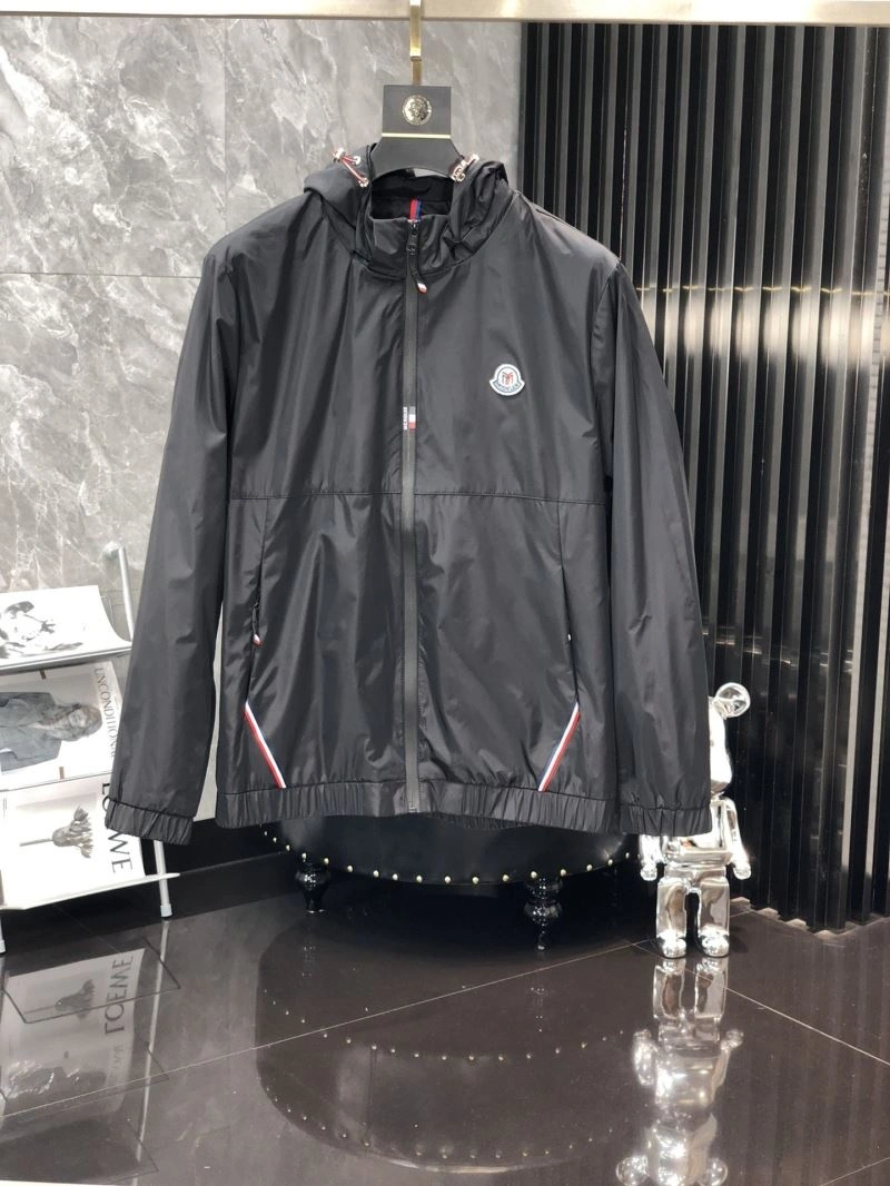 Moncler Outwear Snug 140239