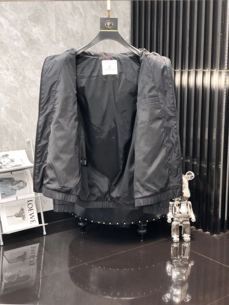 Moncler Outwear Snug 140239
