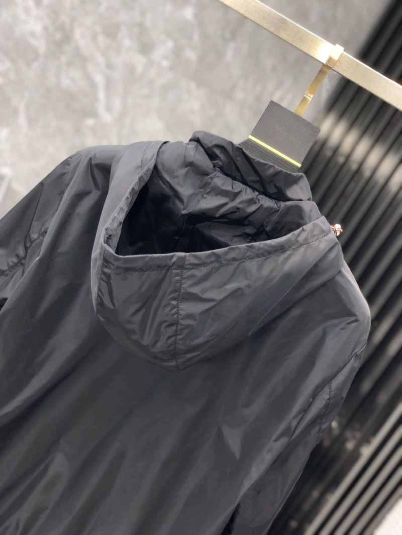 Moncler Outwear Snug 140239