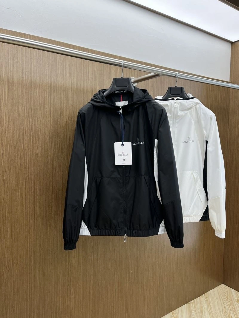 Moncler Outwear Refined 140237