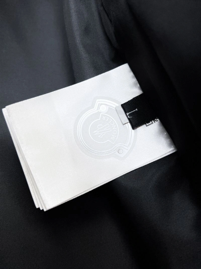 Snug Moncler Outwear 140235