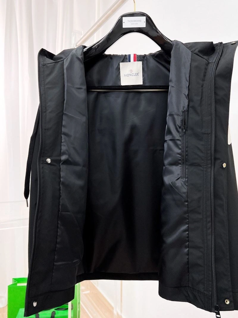 Snug Moncler Outwear 140235