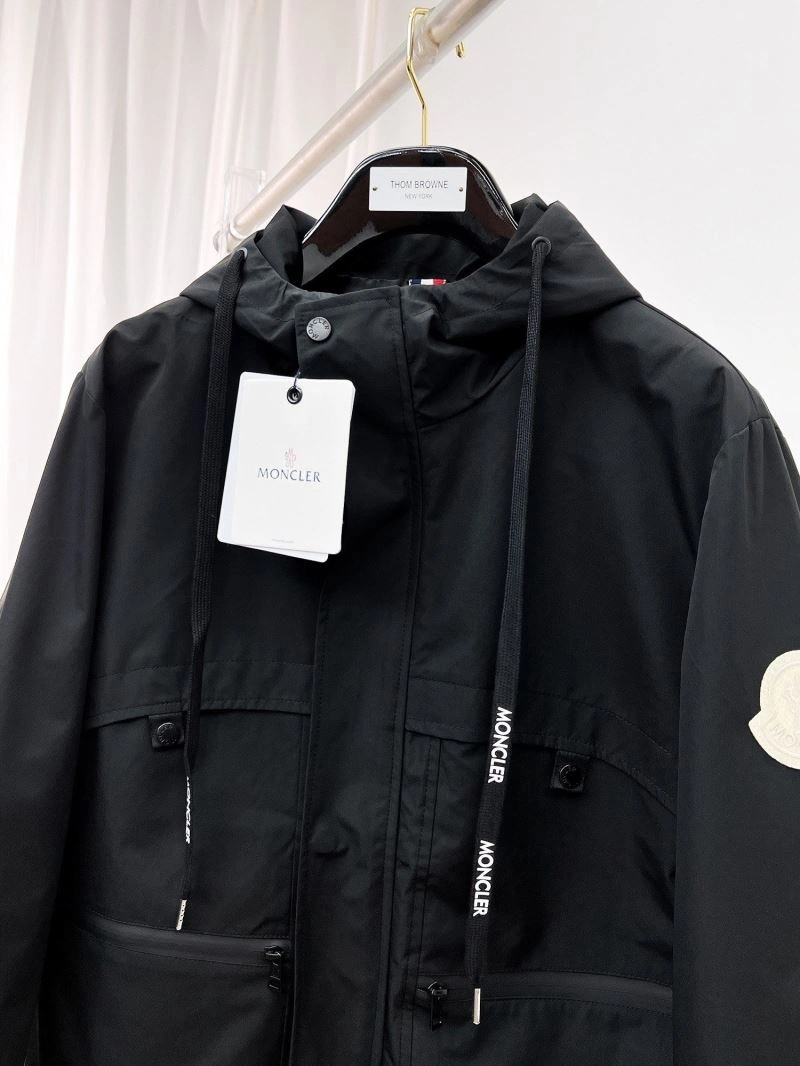 Snug Moncler Outwear 140235