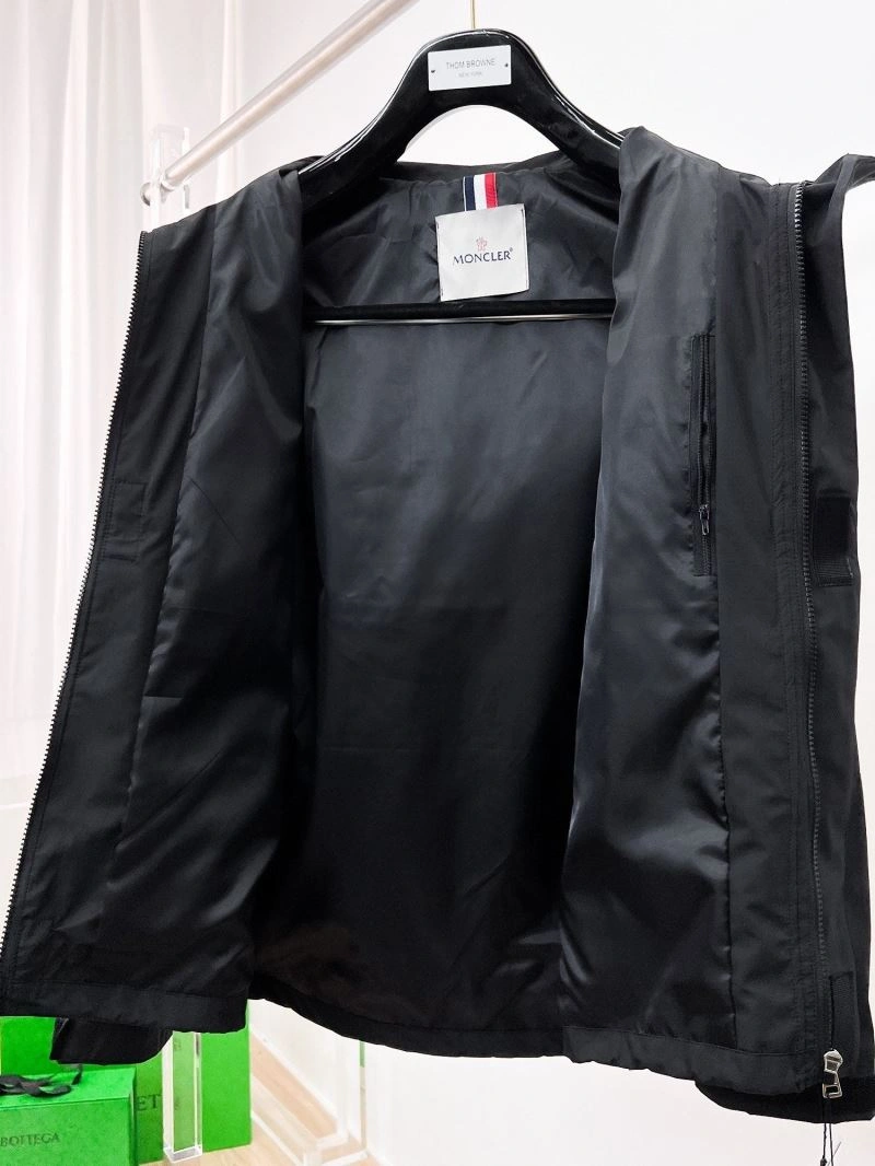 Fashionable Moncler Outwear 140236