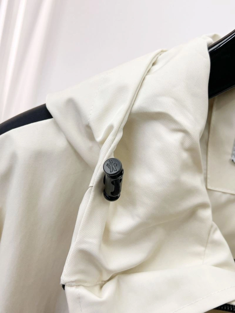 Moncler Outwear Cozy 140231