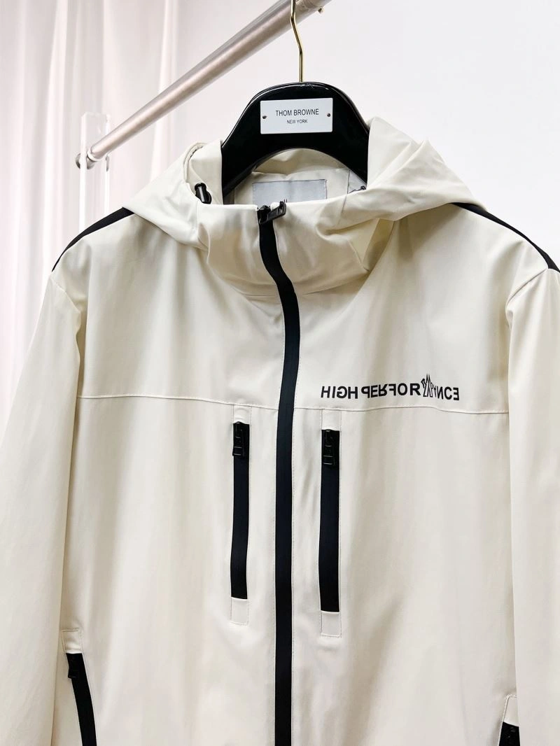 Moncler Outwear Cozy 140231