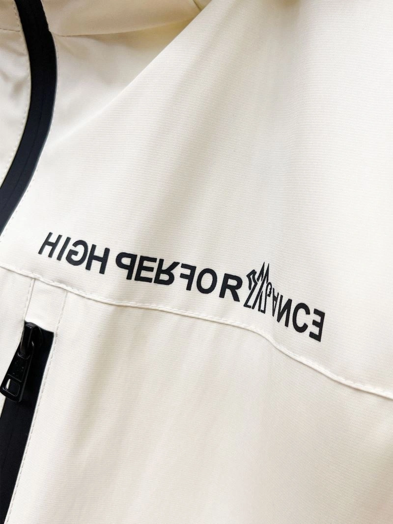 Moncler Outwear Cozy 140231