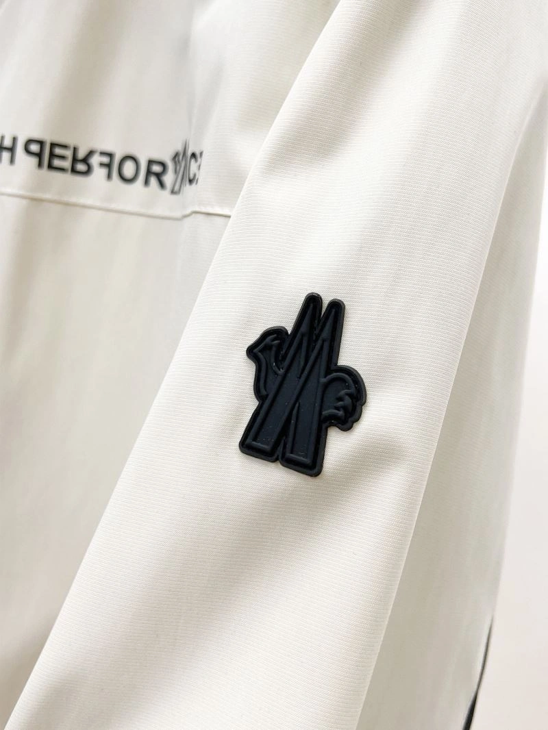 Moncler Outwear Cozy 140231