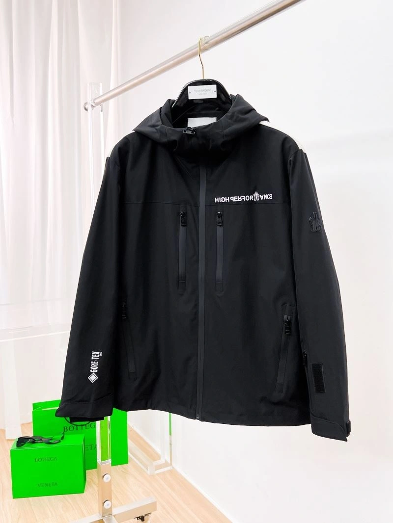 TechFriendly Moncler Outwear 140233