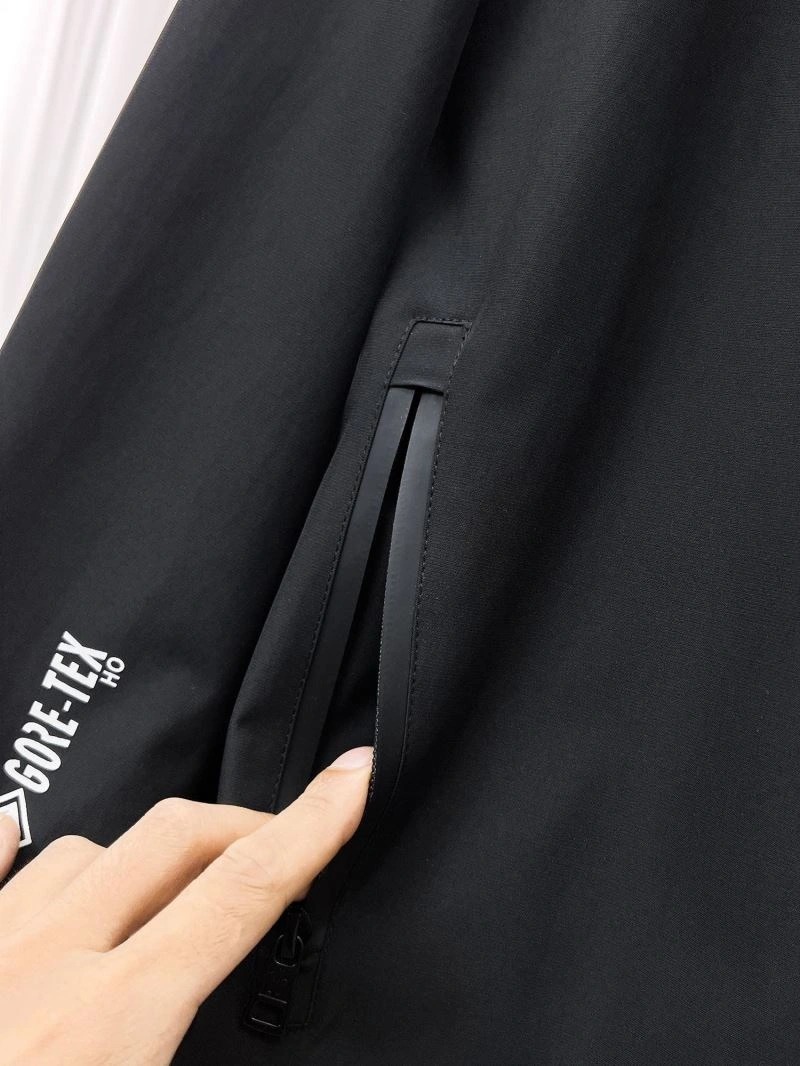 TechFriendly Moncler Outwear 140233