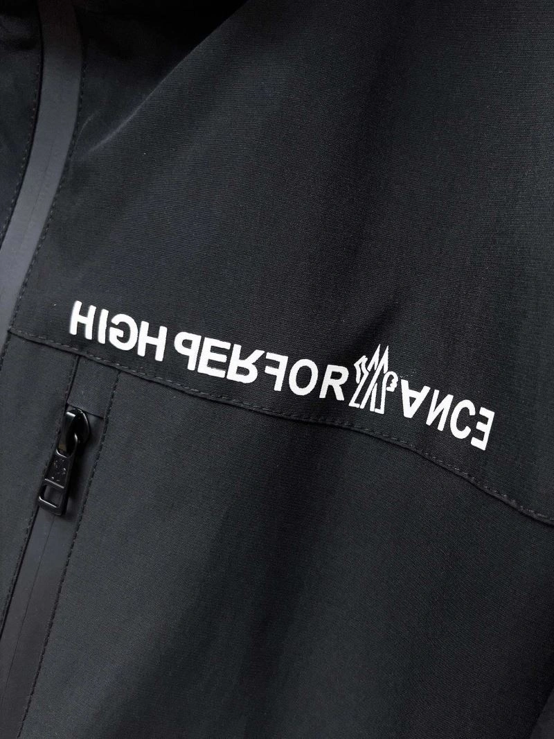TechFriendly Moncler Outwear 140233