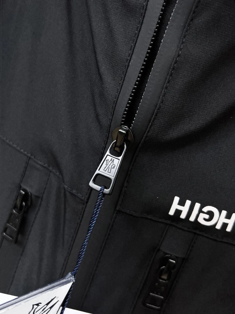 TechFriendly Moncler Outwear 140233
