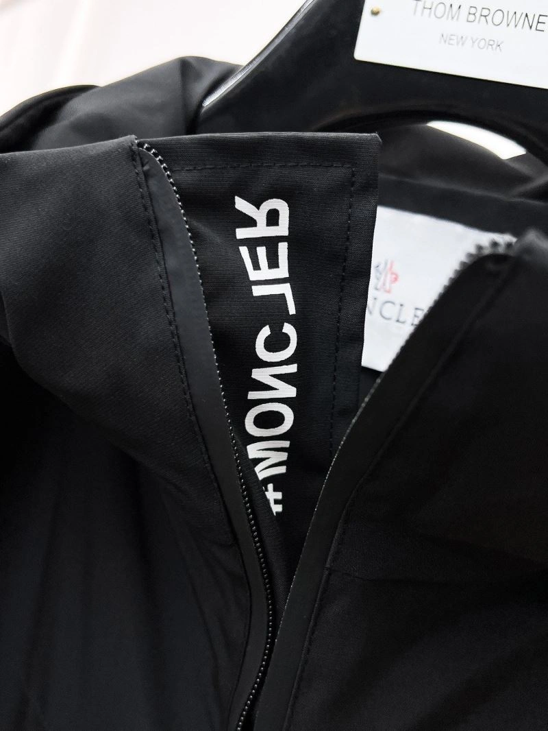 TechFriendly Moncler Outwear 140233