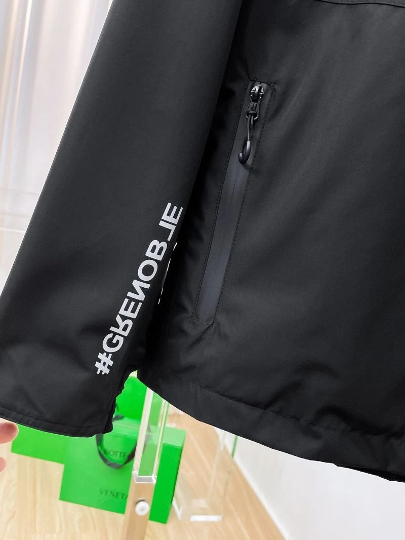 Moncler Outwear Trendsetting 140230