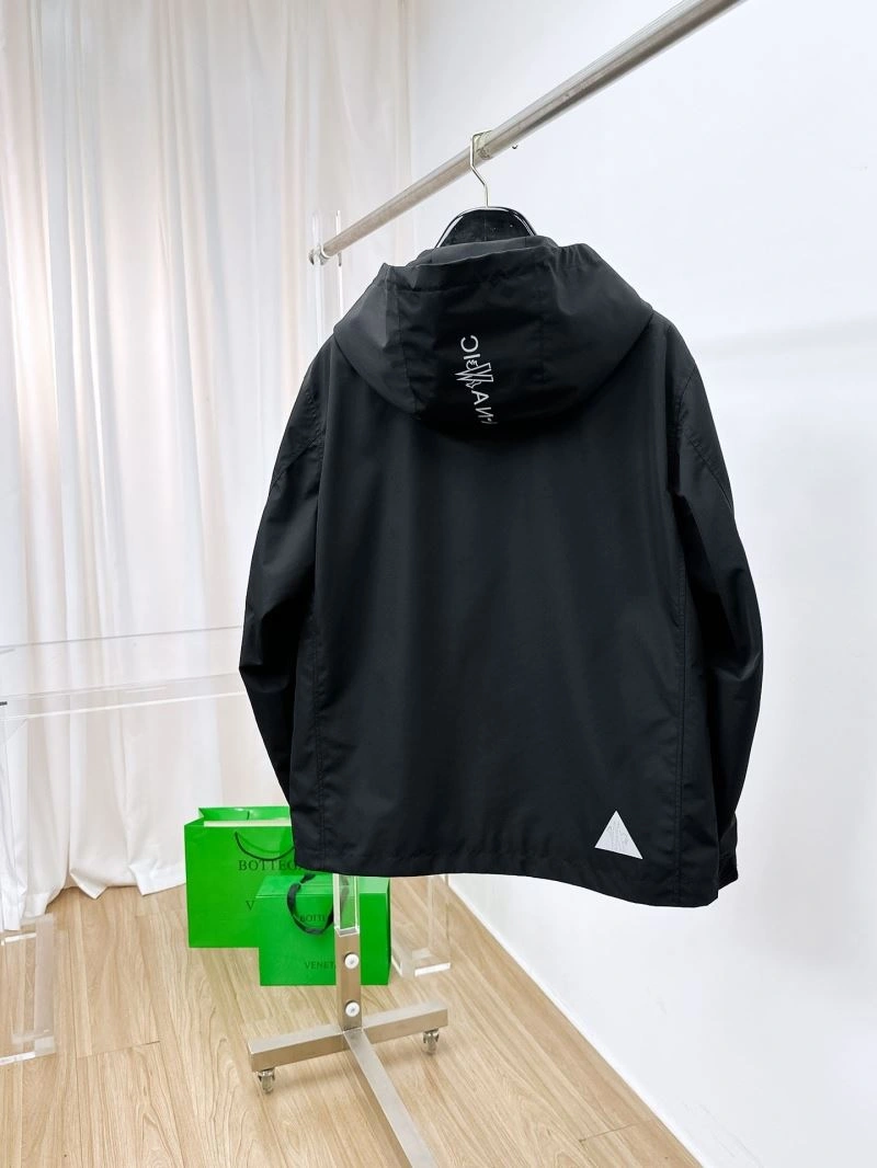 Moncler Outwear Trendsetting 140230