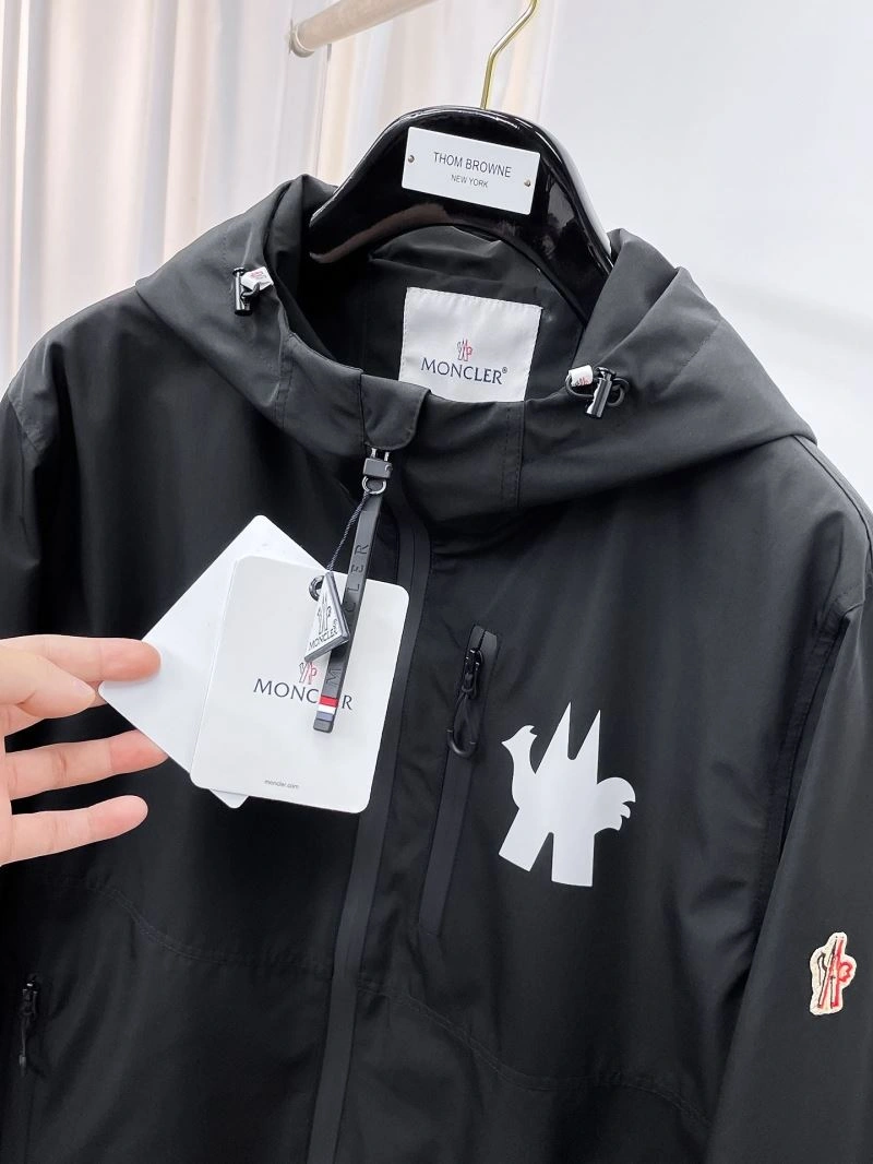 Moncler Outwear Trendsetting 140230
